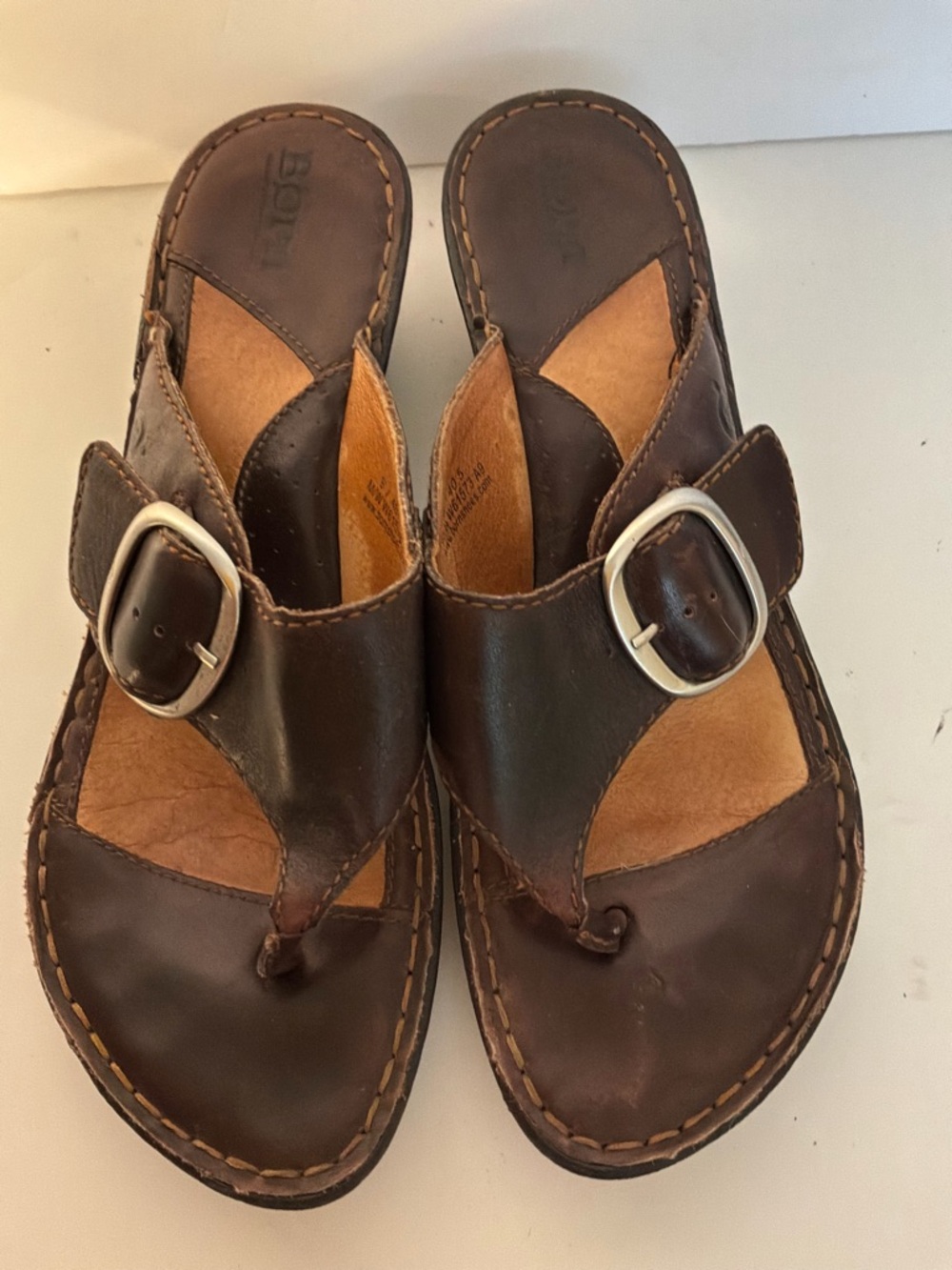 BORN…Leather Sandals - Picture 4 of 10